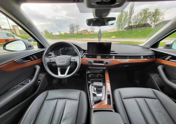 Audi A4 cena 140000 przebieg: 20641, rok produkcji 2022 z Tczew małe 379